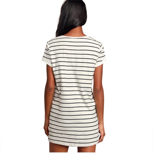 LULU’s CAFE SOCIETY STRIPED TSHIRT DRESS WHITE/BLACK LARGE EXCELLENT CONDITION - Picture 3 of 5